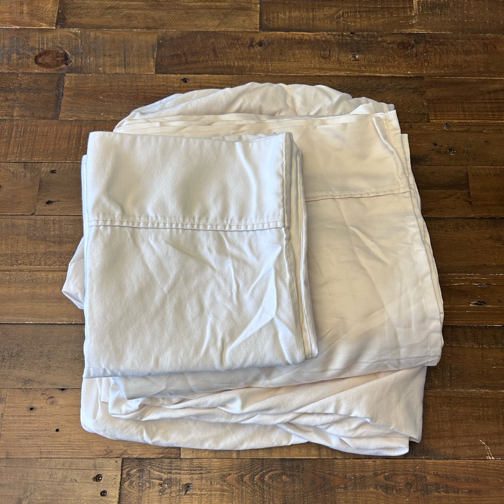 Fairfield Square White Cream Sheet Set - 55% Egyptian Cotton